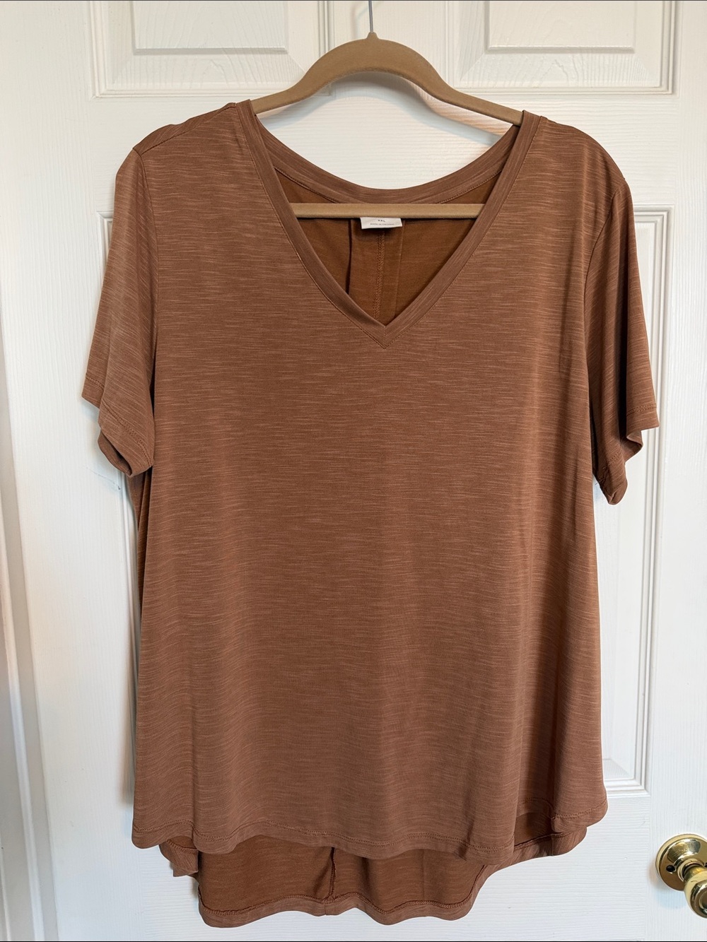 Mod Ref V-Neck Short Sleeve Tee in Warm Taupe